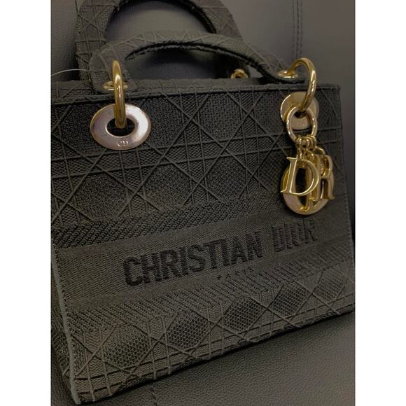 326 Christian Dior Black D-Lite Medium Dior With Champagne Gold Hardware - Picture 6 of 12